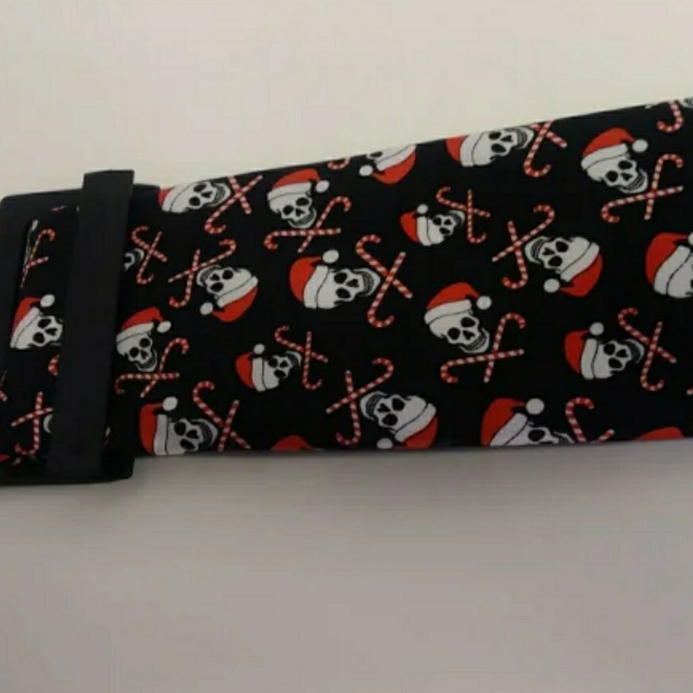 NEW Cmas Tie with 🎅💀Santa Skull & Candy cane